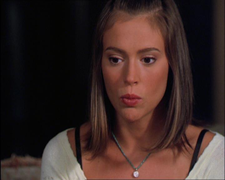 Charmed-Online_dot_net-2x03ThePaintedWorld1788.jpg