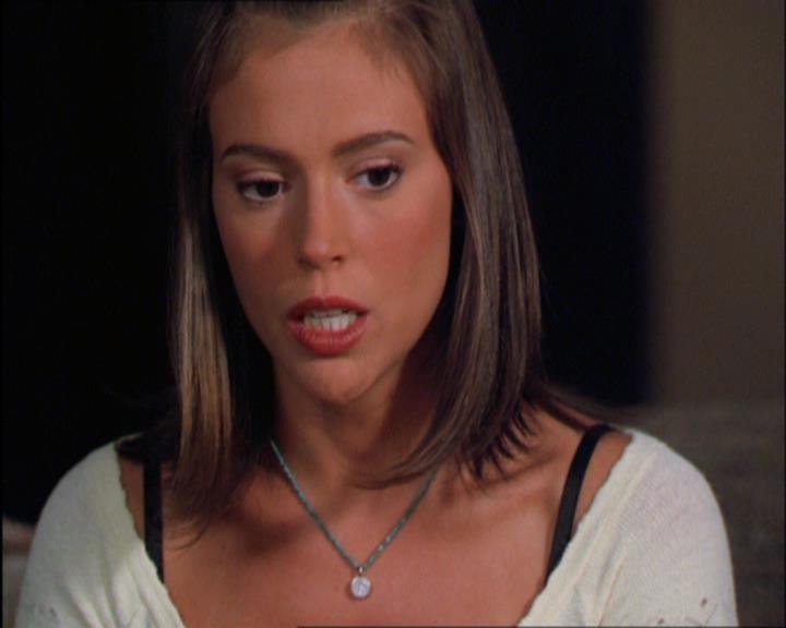 Charmed-Online_dot_net-2x03ThePaintedWorld1798.jpg