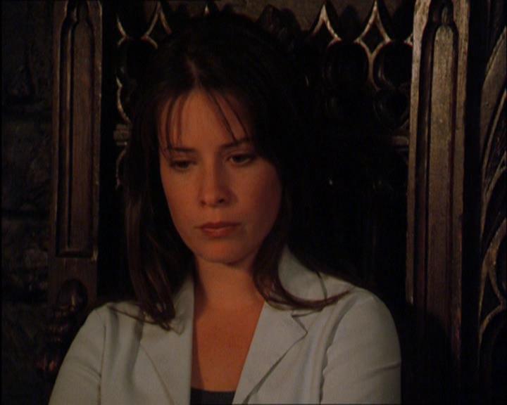 Charmed-Online_dot_net-2x03ThePaintedWorld1845.jpg