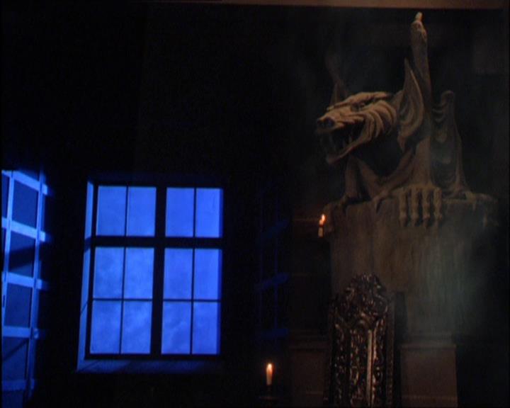 Charmed-Online_dot_net-2x03ThePaintedWorld1887.jpg