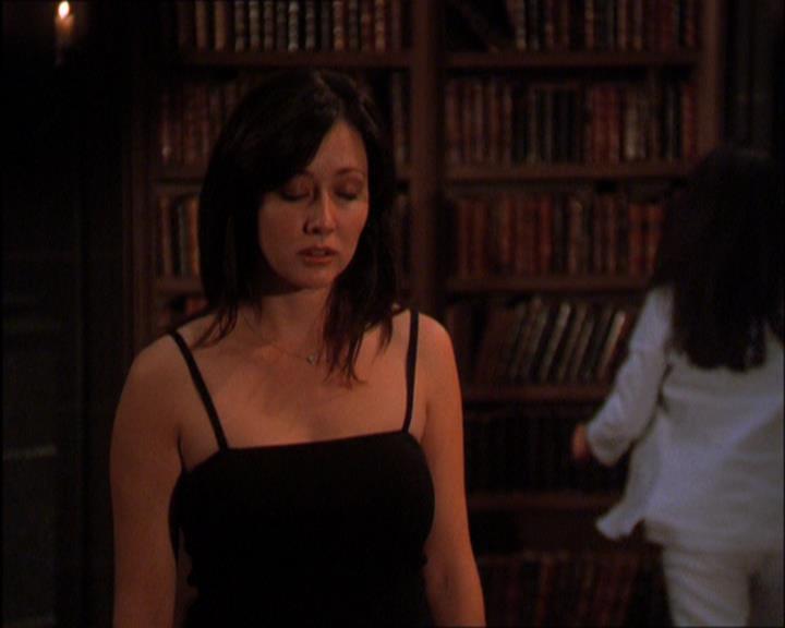 Charmed-Online_dot_net-2x03ThePaintedWorld1894.jpg