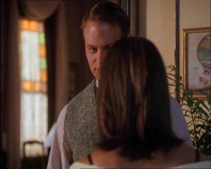 Charmed-Online_dot_net-2x03ThePaintedWorld1913.jpg