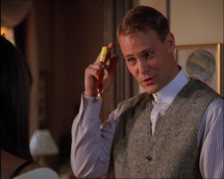 Charmed-Online_dot_net-2x03ThePaintedWorld1918.jpg