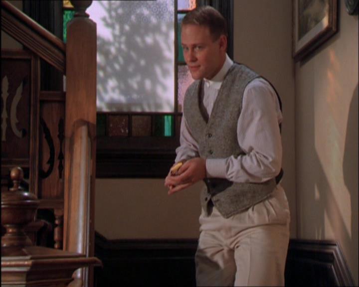 Charmed-Online_dot_net-2x03ThePaintedWorld1963.jpg