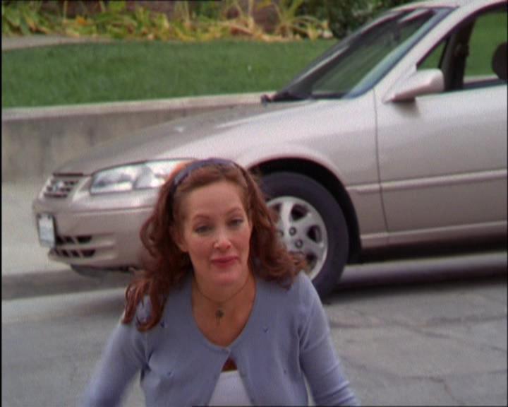 Charmed-Online_dot_net-2x03ThePaintedWorld1970.jpg