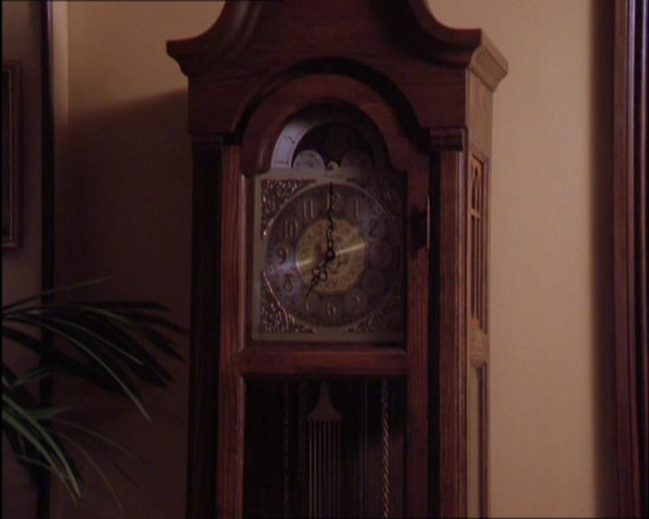 Charmed-Online_dot_net-2x03ThePaintedWorld2047.jpg