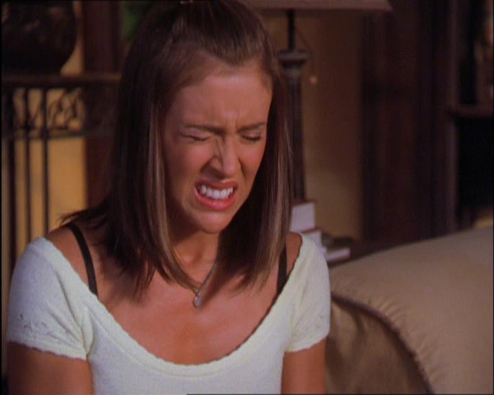 Charmed-Online_dot_net-2x03ThePaintedWorld2056.jpg