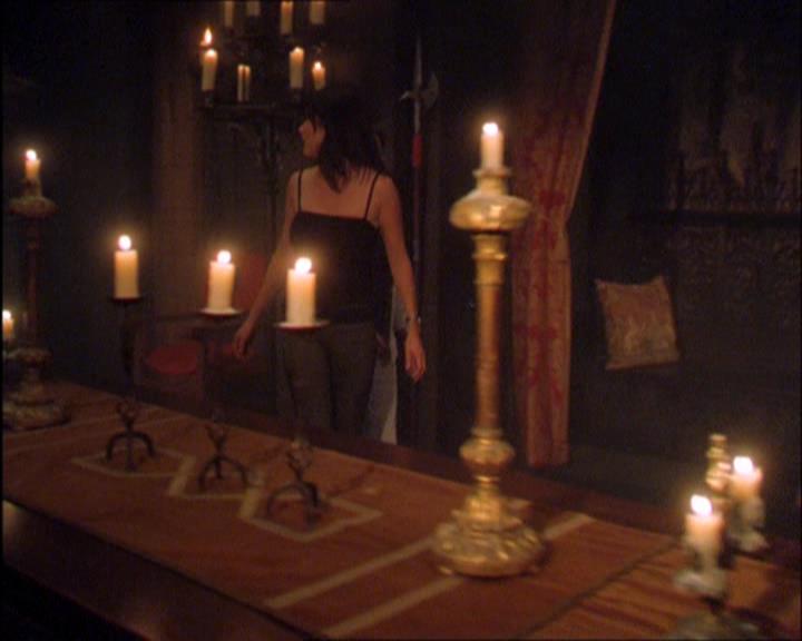 Charmed-Online_dot_net-2x03ThePaintedWorld2119.jpg