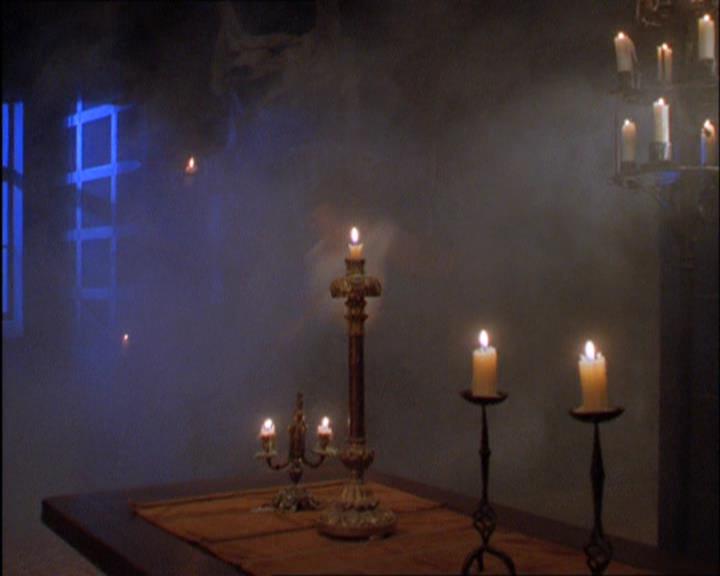 Charmed-Online_dot_net-2x03ThePaintedWorld2120.jpg