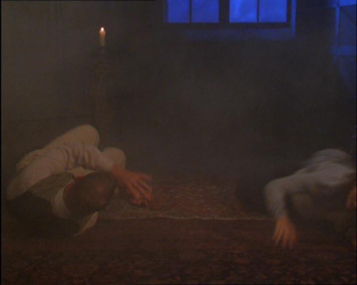Charmed-Online_dot_net-2x03ThePaintedWorld2127.jpg