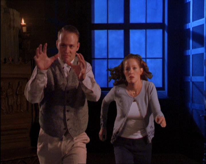 Charmed-Online_dot_net-2x03ThePaintedWorld2142.jpg