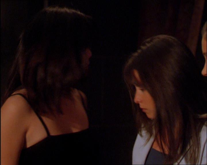 Charmed-Online_dot_net-2x03ThePaintedWorld2144.jpg