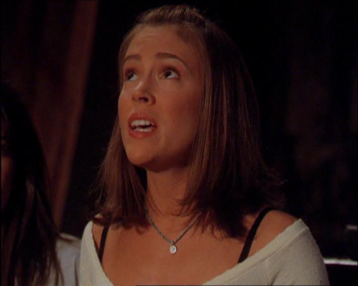 Charmed-Online_dot_net-2x03ThePaintedWorld2150.jpg