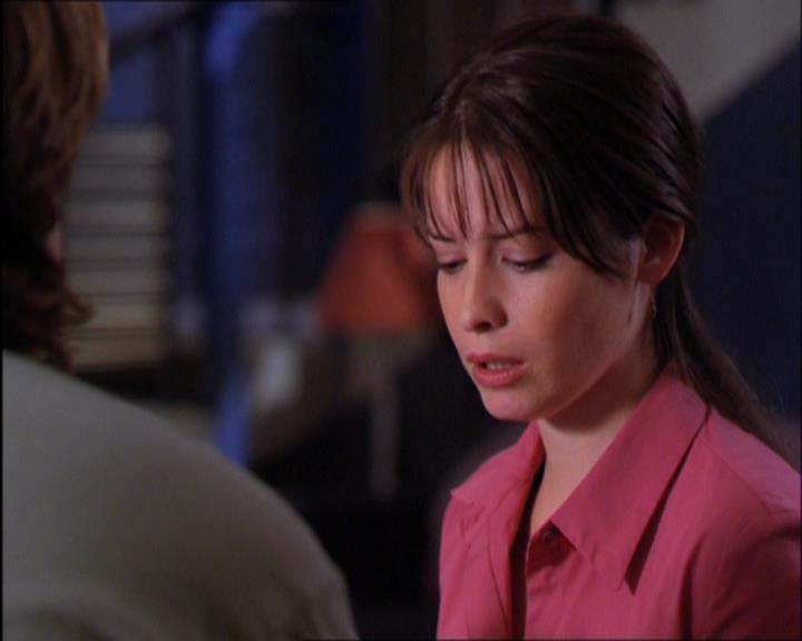 Charmed-Online_dot_net-2x03ThePaintedWorld2201.jpg
