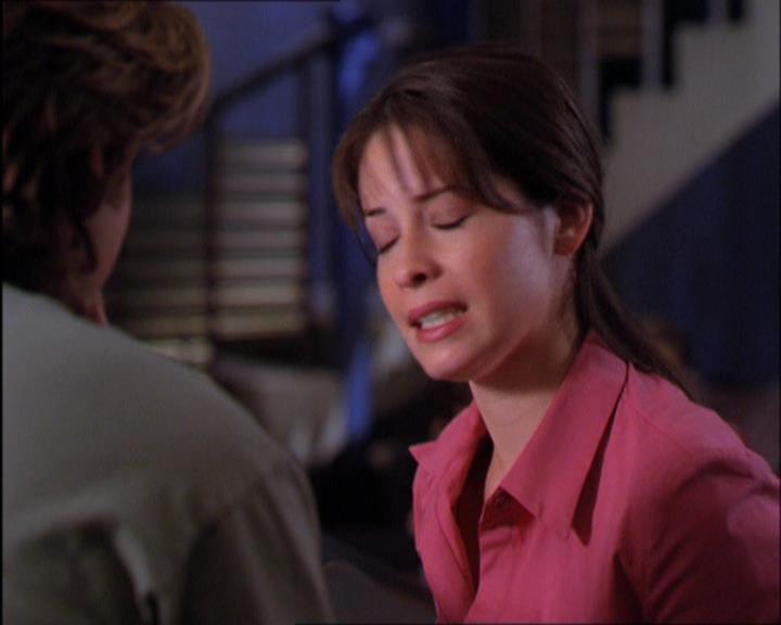 Charmed-Online_dot_net-2x03ThePaintedWorld2208.jpg