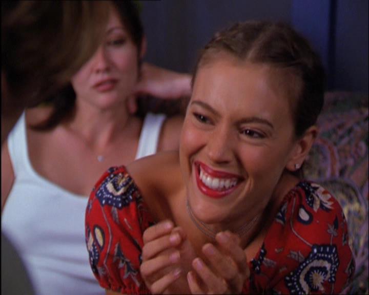 Charmed-Online_dot_net-2x03ThePaintedWorld2242.jpg