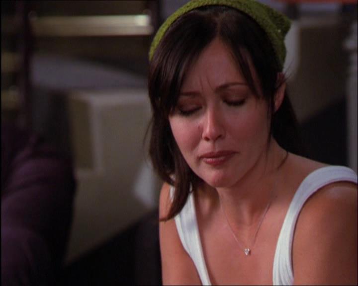 Charmed-Online_dot_net-2x03ThePaintedWorld2281.jpg