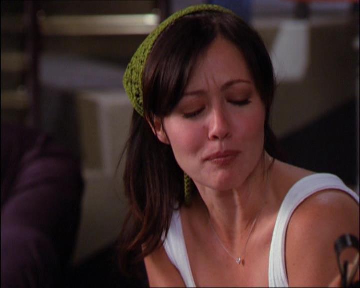 Charmed-Online_dot_net-2x03ThePaintedWorld2305.jpg