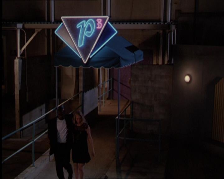 Charmed-Online_dot_net-2x05TheDevilsMusic0000.jpg