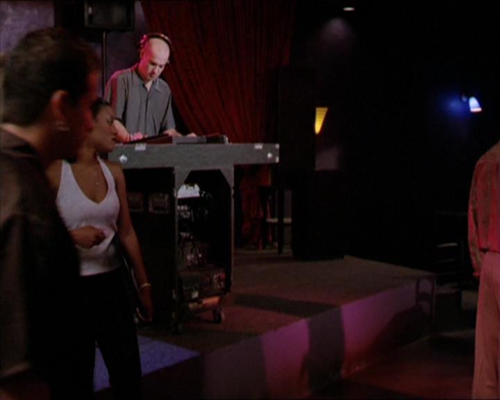 Charmed-Online_dot_net-2x05TheDevilsMusic0002.jpg