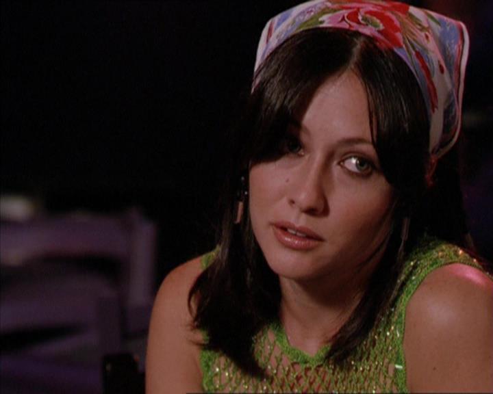 Charmed-Online_dot_net-2x05TheDevilsMusic0038.jpg