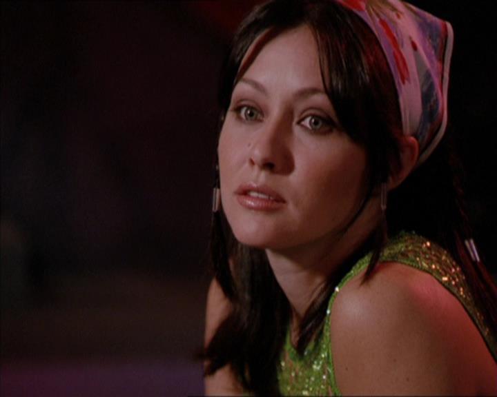 Charmed-Online_dot_net-2x05TheDevilsMusic0050.jpg