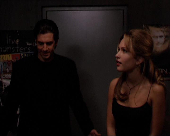 Charmed-Online_dot_net-2x05TheDevilsMusic0134.jpg