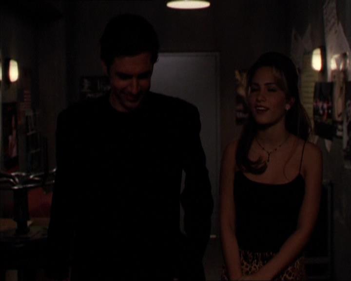 Charmed-Online_dot_net-2x05TheDevilsMusic0138.jpg