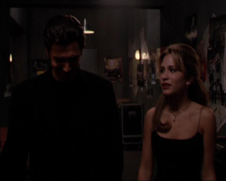 Charmed-Online_dot_net-2x05TheDevilsMusic0141.jpg