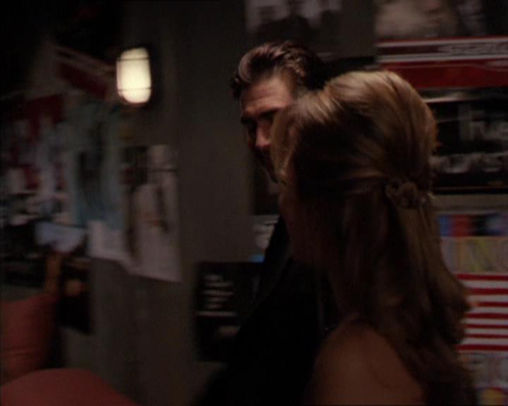 Charmed-Online_dot_net-2x05TheDevilsMusic0144.jpg