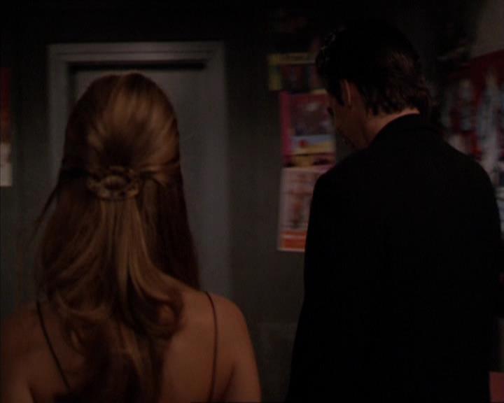 Charmed-Online_dot_net-2x05TheDevilsMusic0145.jpg