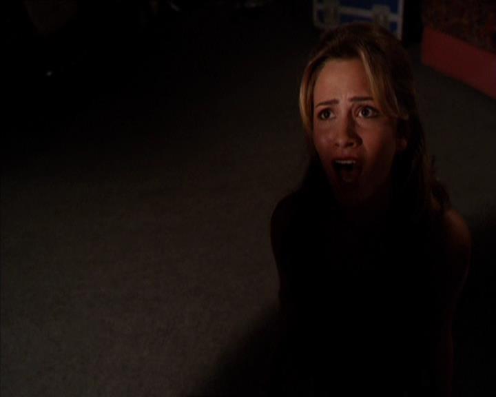 Charmed-Online_dot_net-2x05TheDevilsMusic0190.jpg