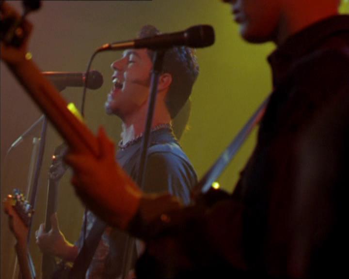 Charmed-Online_dot_net-2x05TheDevilsMusic0192.jpg
