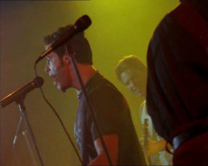 Charmed-Online_dot_net-2x05TheDevilsMusic0197.jpg