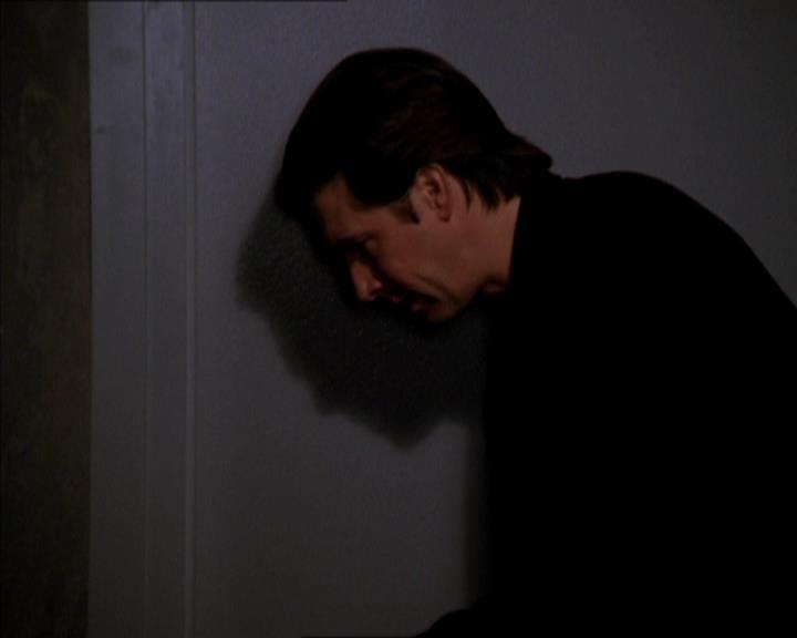 Charmed-Online_dot_net-2x05TheDevilsMusic0199.jpg