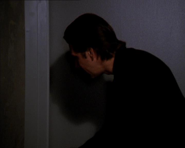 Charmed-Online_dot_net-2x05TheDevilsMusic0200.jpg