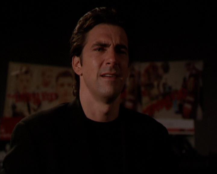 Charmed-Online_dot_net-2x05TheDevilsMusic0210.jpg