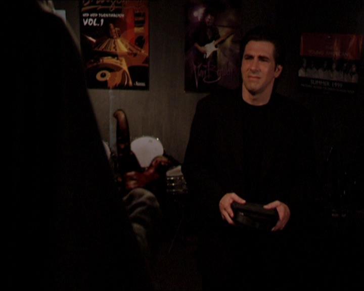 Charmed-Online_dot_net-2x05TheDevilsMusic0220.jpg
