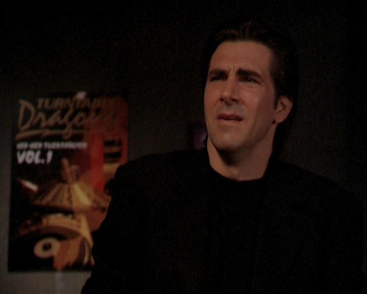 Charmed-Online_dot_net-2x05TheDevilsMusic0227.jpg