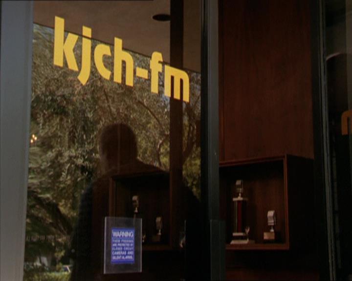 Charmed-Online_dot_net-2x05TheDevilsMusic0345.jpg