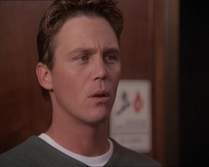 Charmed-Online_dot_net-2x05TheDevilsMusic0395.jpg