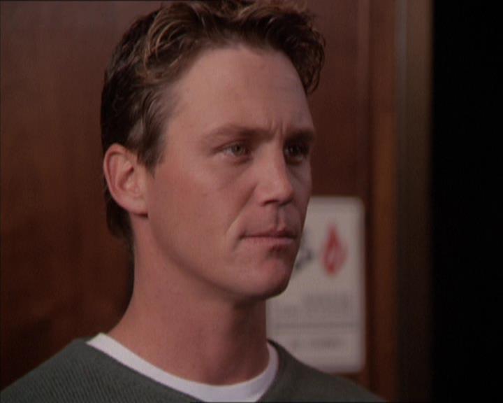 Charmed-Online_dot_net-2x05TheDevilsMusic0403.jpg