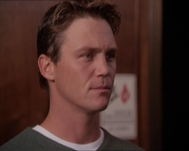 Charmed-Online_dot_net-2x05TheDevilsMusic0404.jpg
