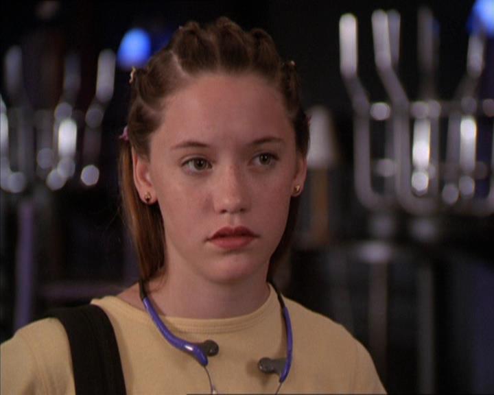 Charmed-Online_dot_net-2x05TheDevilsMusic0423.jpg