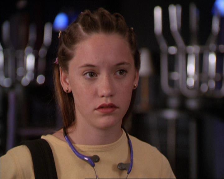 Charmed-Online_dot_net-2x05TheDevilsMusic0426.jpg