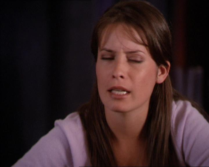Charmed-Online_dot_net-2x05TheDevilsMusic0429.jpg