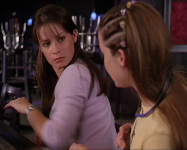 Charmed-Online_dot_net-2x05TheDevilsMusic0450.jpg