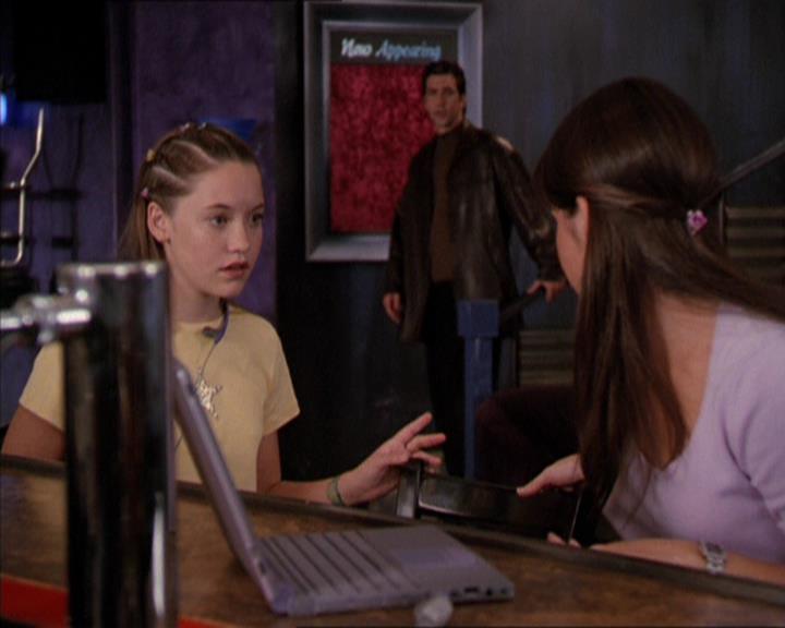 Charmed-Online_dot_net-2x05TheDevilsMusic0500.jpg