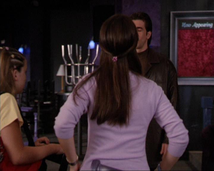 Charmed-Online_dot_net-2x05TheDevilsMusic0519.jpg