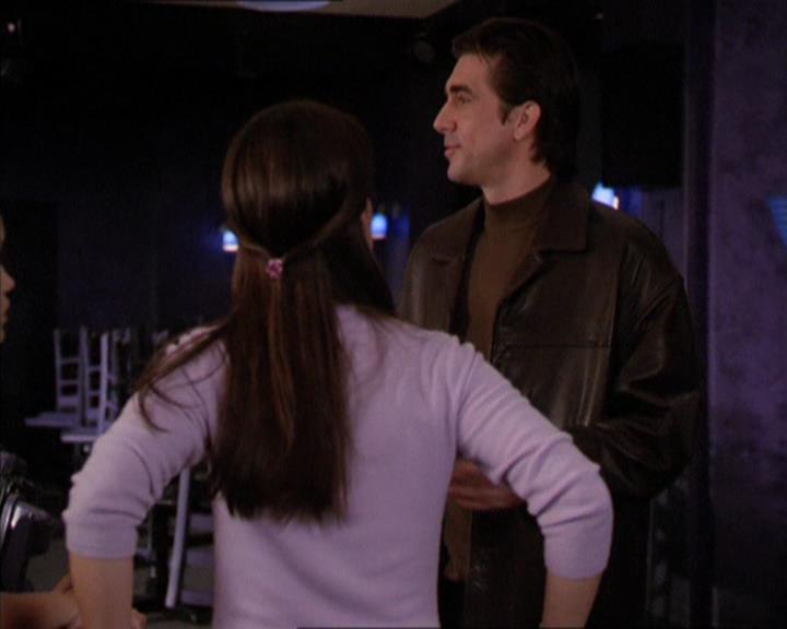 Charmed-Online_dot_net-2x05TheDevilsMusic0526.jpg